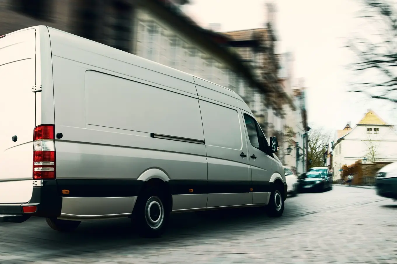 Dlaczego warto korzystać z usług transportowych dla firm w regionie Podkarpacia?